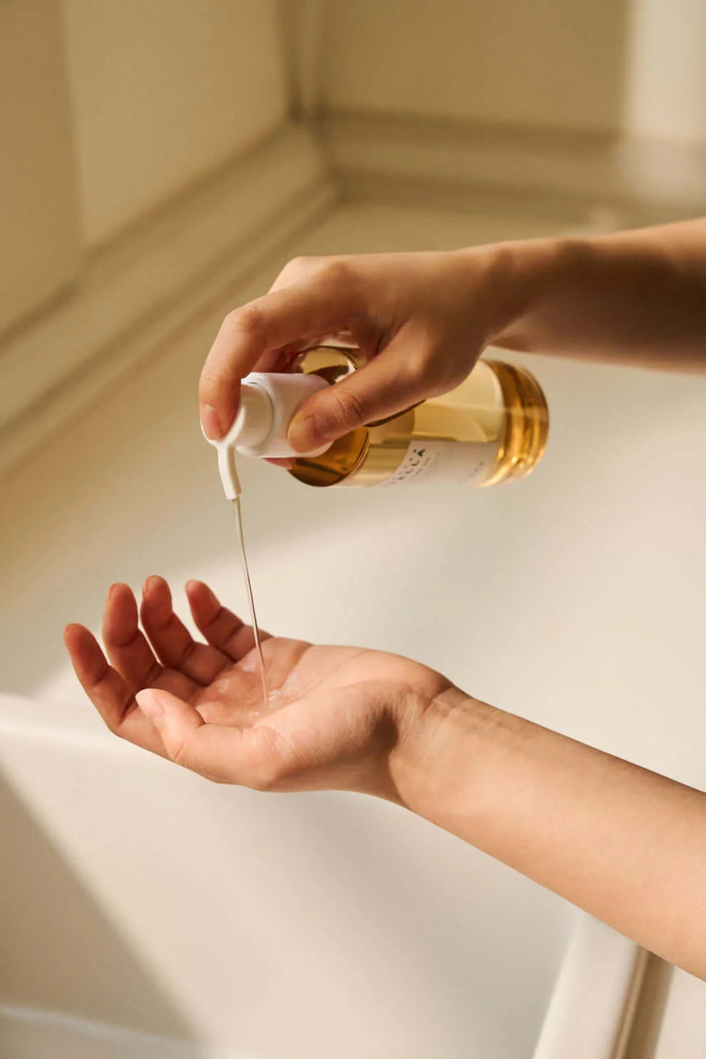Limpiador en aceite - Light Cleansing Oil - 200ML- SKIN 1004